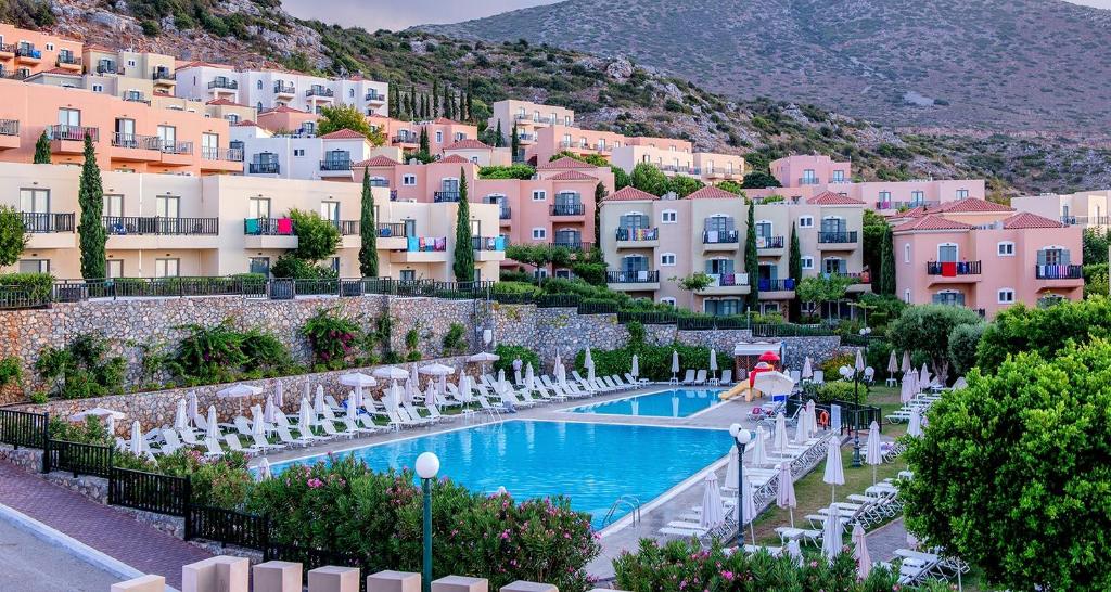 ❇️ 🌴 CRETA 🔥 OFERTA SPECIALA 🔥  ❇️  Zeus Hotel The Village Resort & Waterpark 4* Heraklion — Hersonissos ✈️ zbor în data de 28.09.23-7 nopti