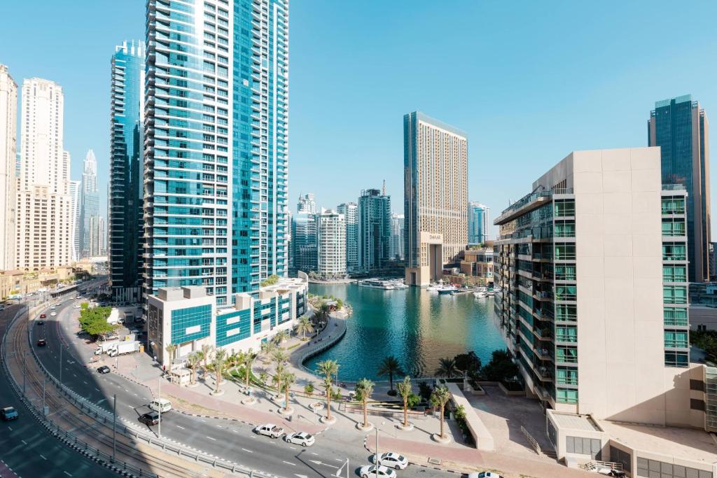 🌴 DUBAI 🔥 OFERTA SPECIALA !!! 🔥 ❇️ Delta Hotels by Marriott, Jumeirah Beach, Dubai 4* ✈️ zbor în data de 06.02.24 – 7 nopti